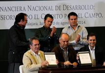 Firma del Convenio entre Financiera Nacional de Desarrollo Agropecuario, Rural, Forestal y Pesquero (FND) y CONAGO. 20 de agosto.